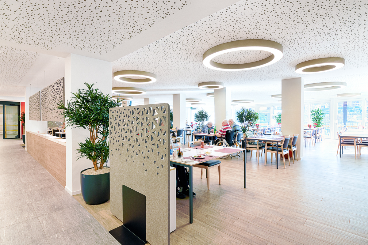 mesch-berghof_cafeteria-3_web.jpg
