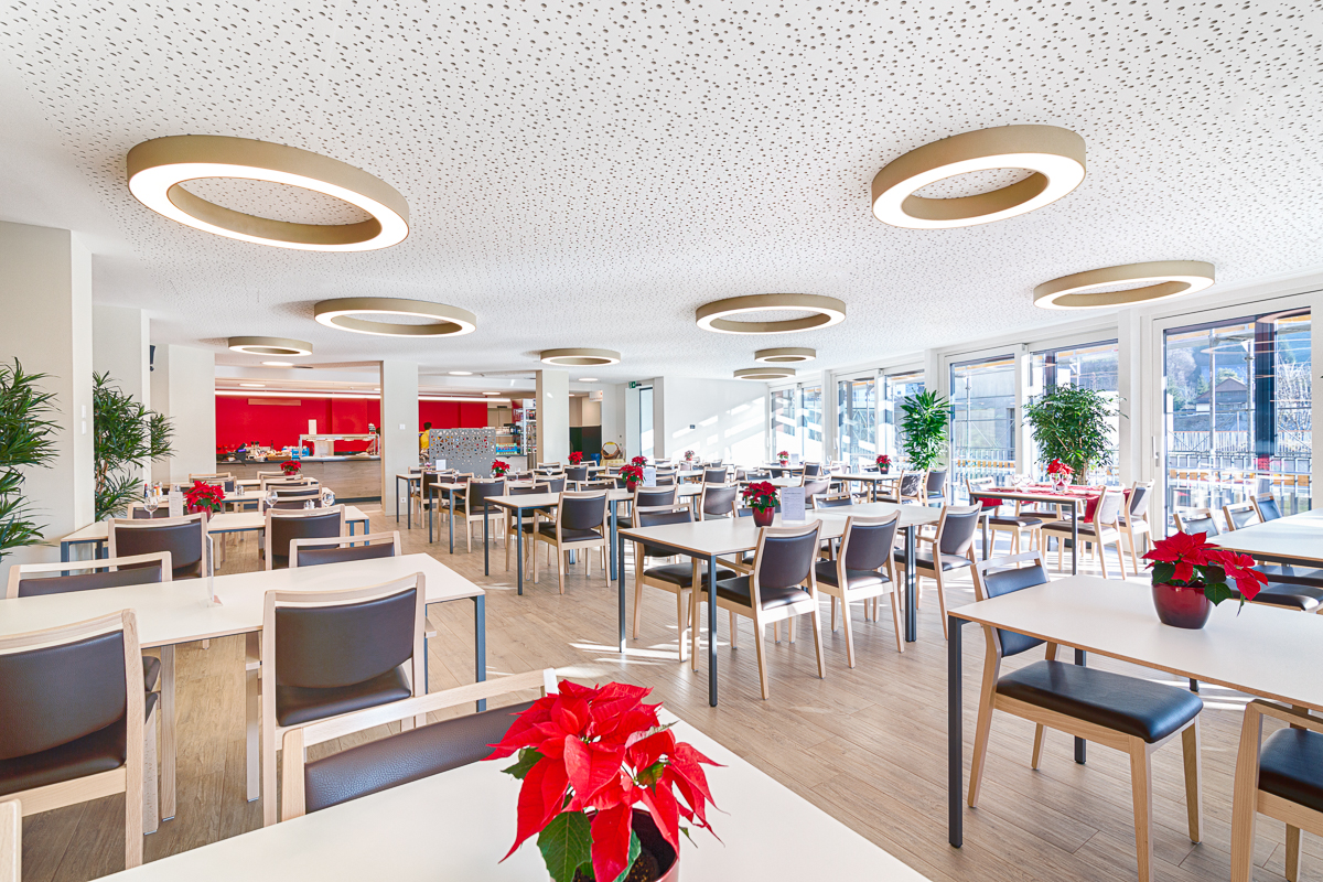 mesch-berghof_cafeteria-2_web.jpg